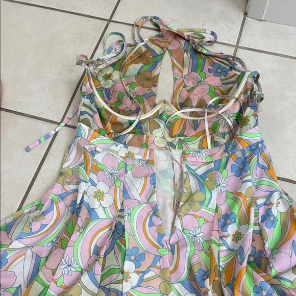 Floral crossover for love and lemons Dress - Picture 7 of 10